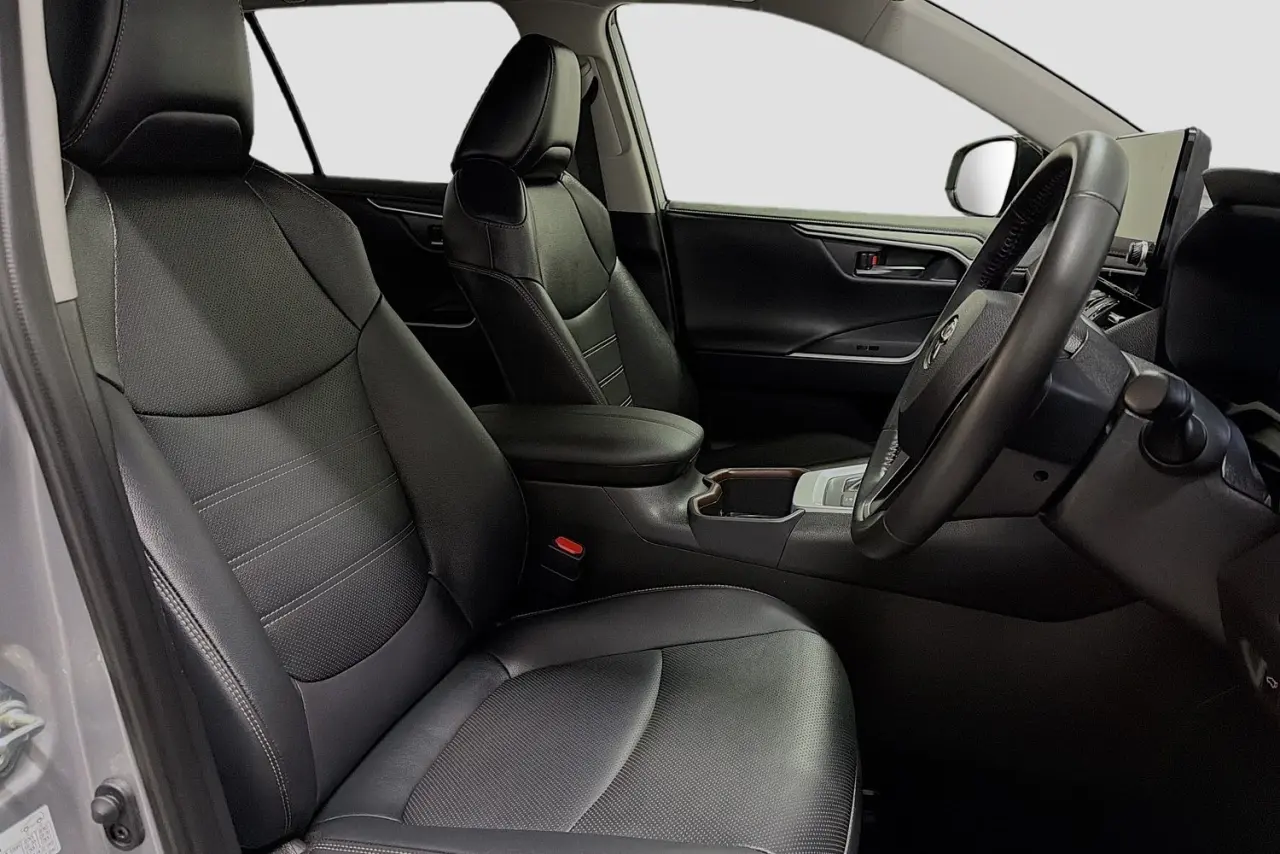 2024 Toyota RAV4 Gallery Image 13