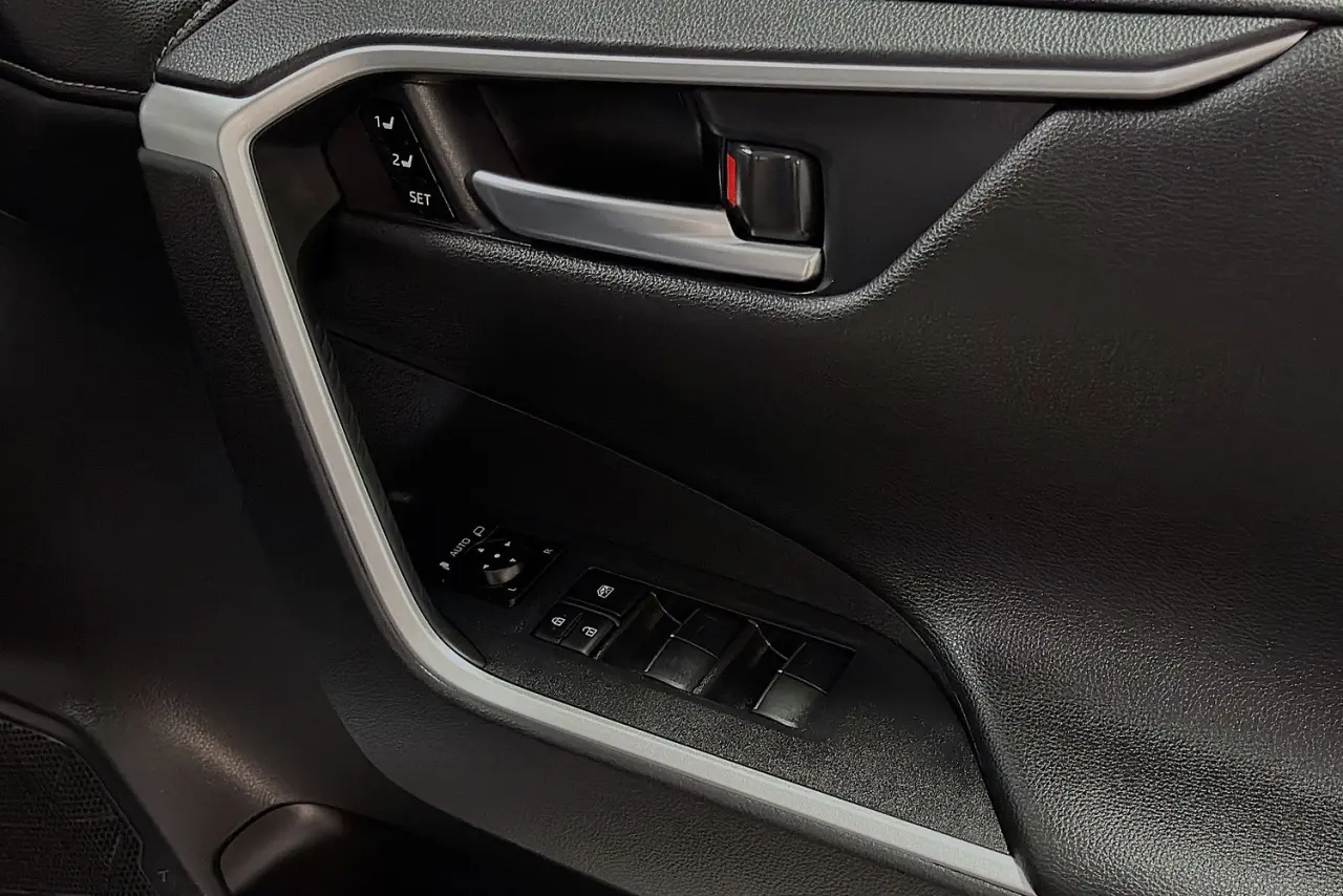 2024 Toyota RAV4 Gallery Image 24