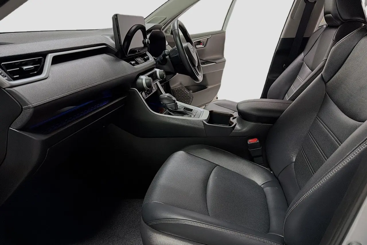 2024 Toyota RAV4 Gallery Image 25