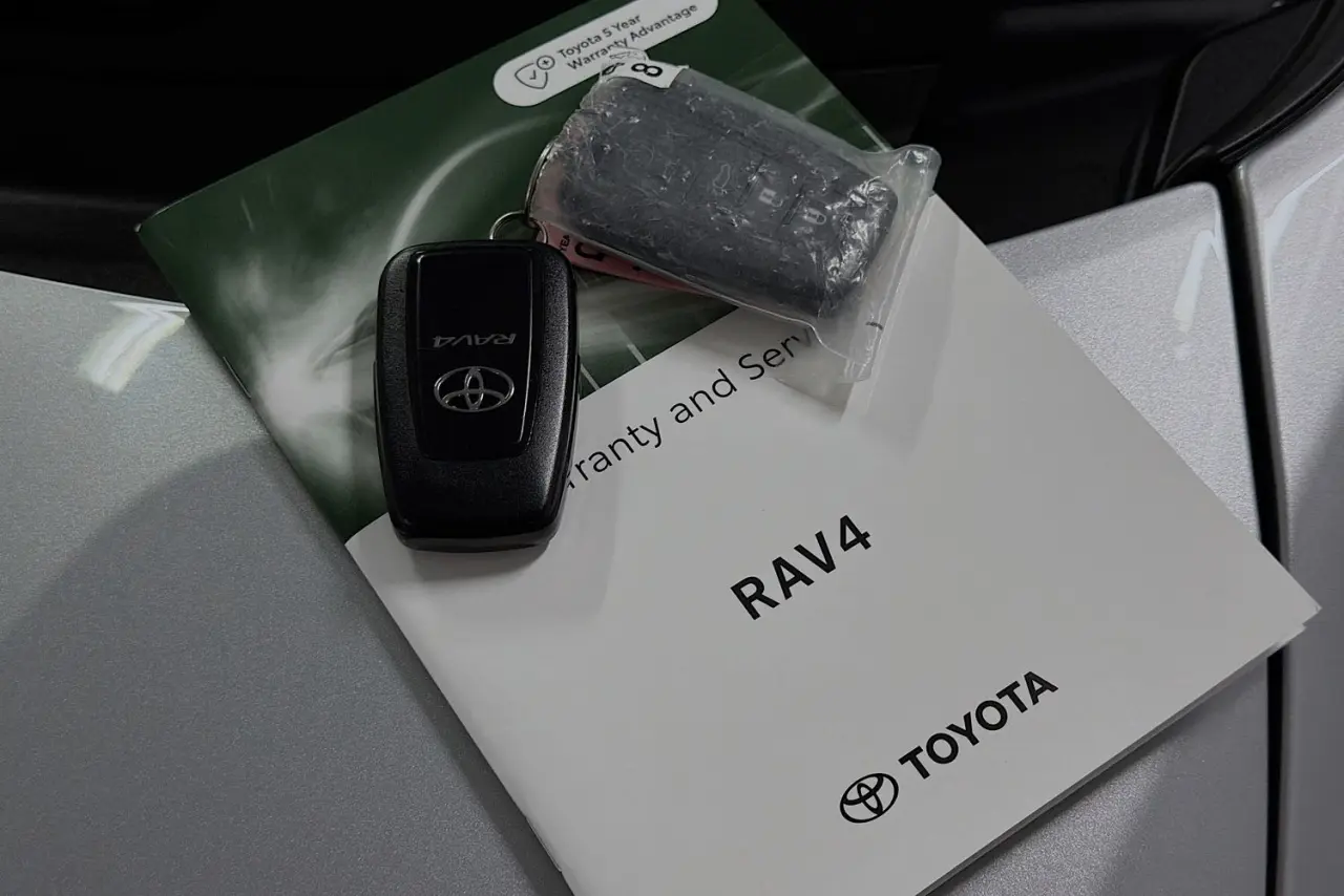 2024 Toyota RAV4 Gallery Image 30