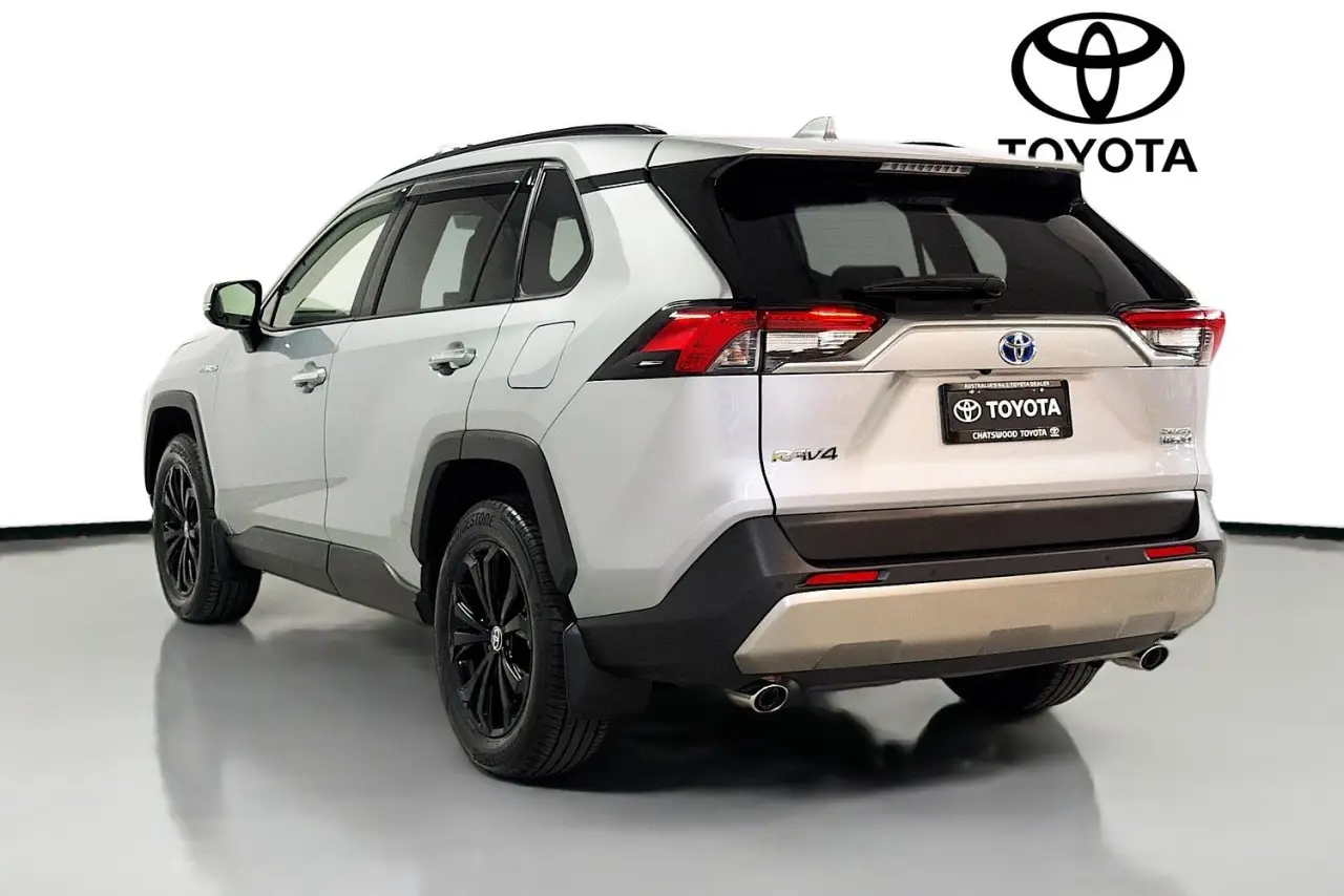 2024 Toyota RAV4 Gallery Image 6