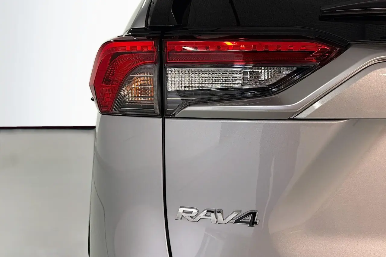 2024 Toyota RAV4 Gallery Image 8