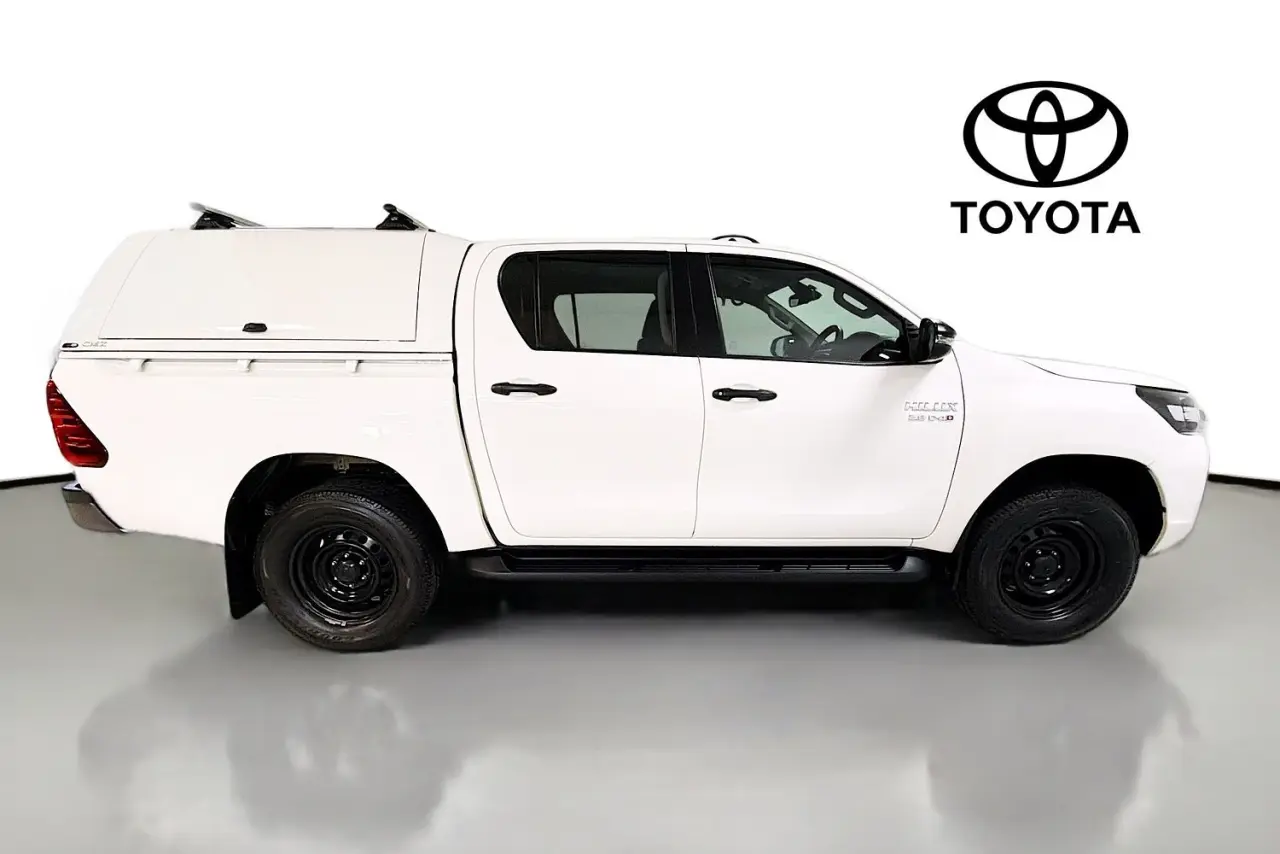 2022 Toyota Hilux Gallery Image 11