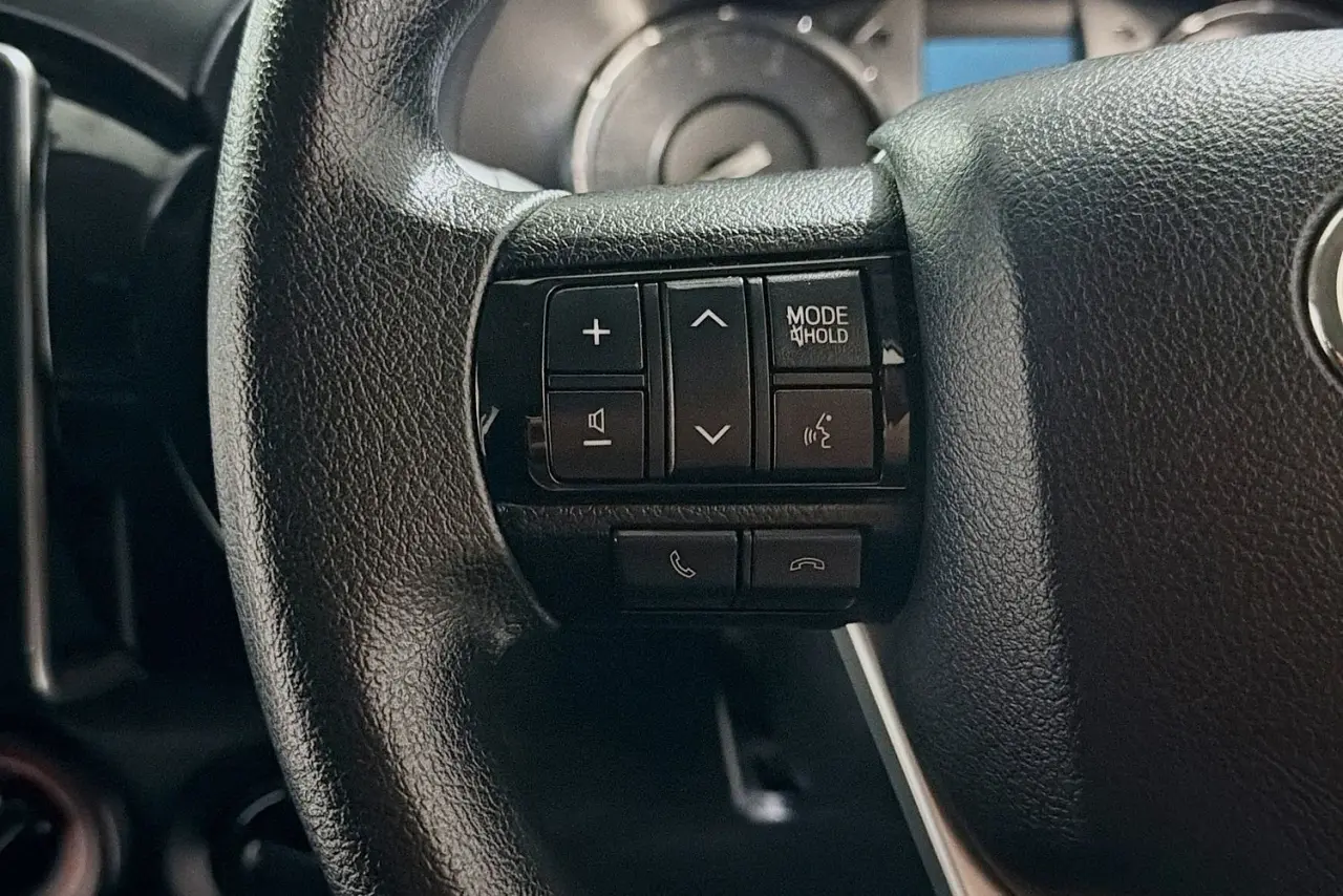 2022 Toyota Hilux Gallery Image 18