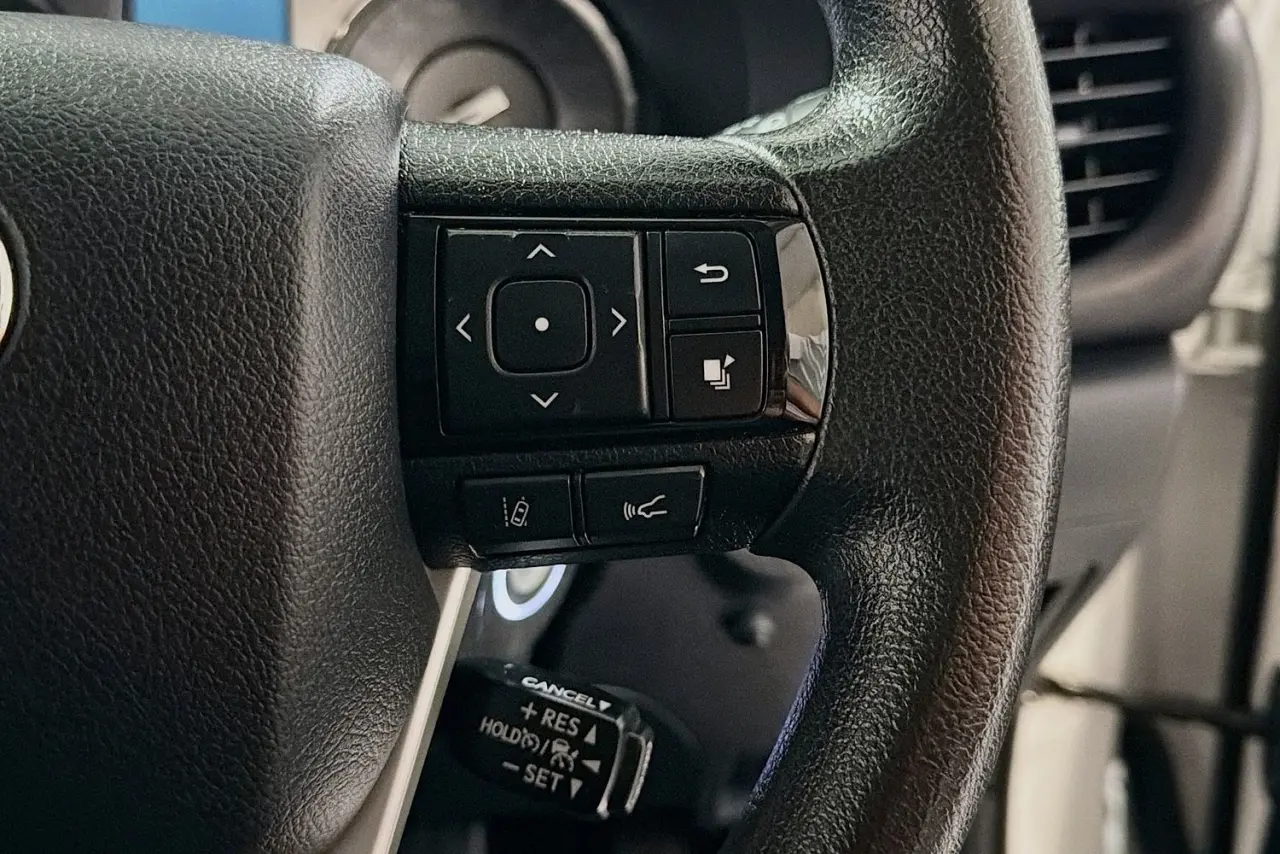 2022 Toyota Hilux Gallery Image 19