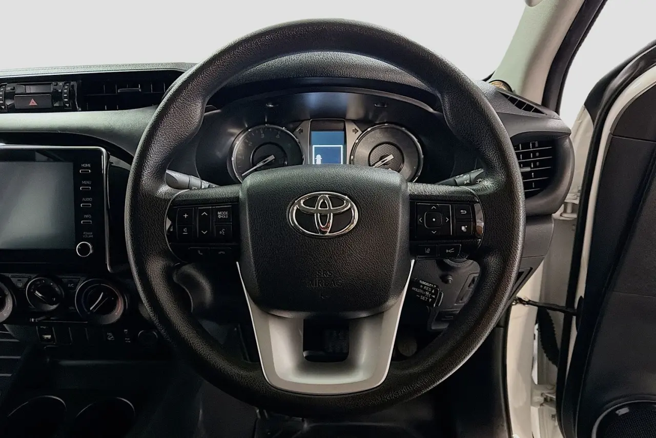 2022 Toyota Hilux Gallery Image 20
