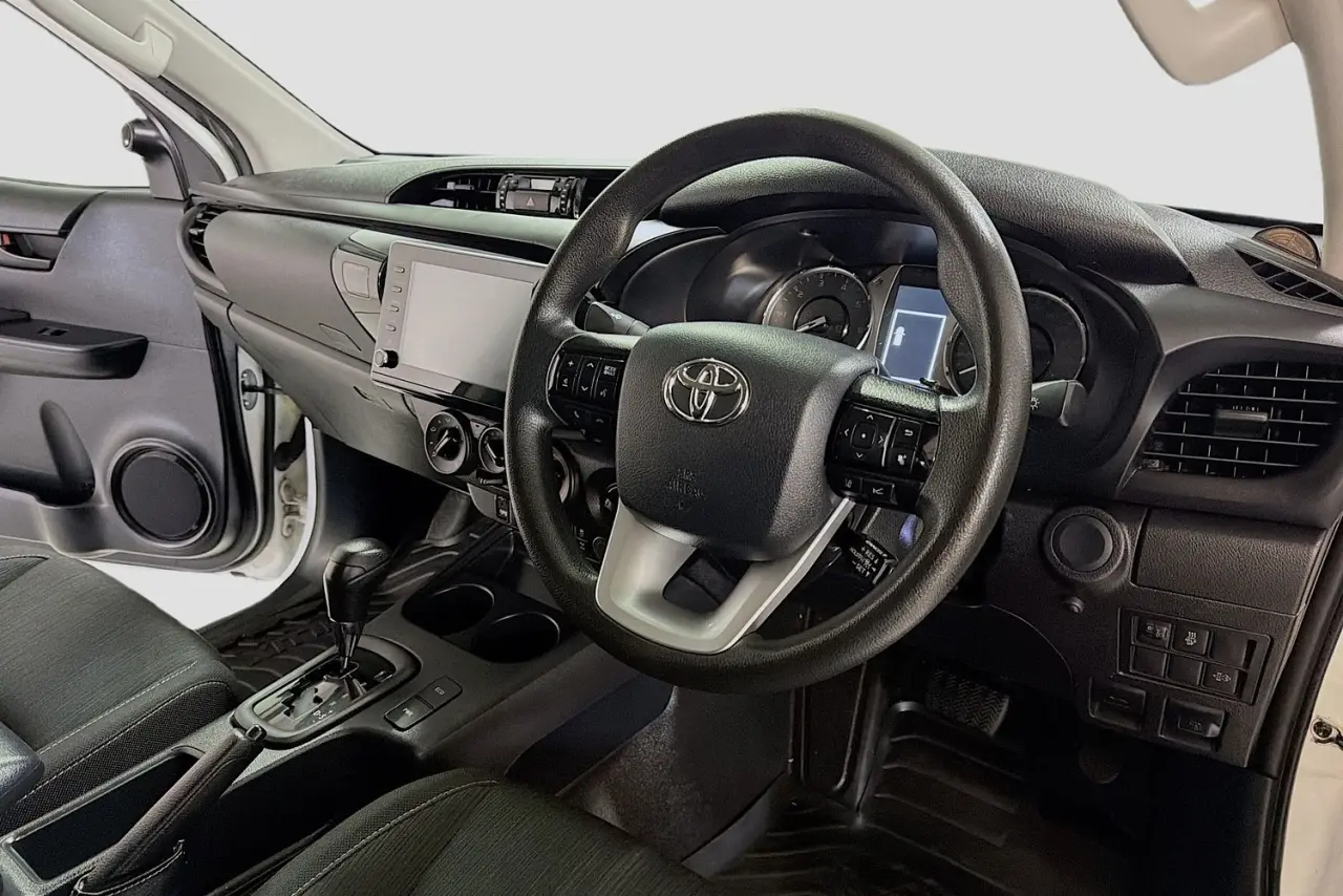 2022 Toyota Hilux Gallery Image 22