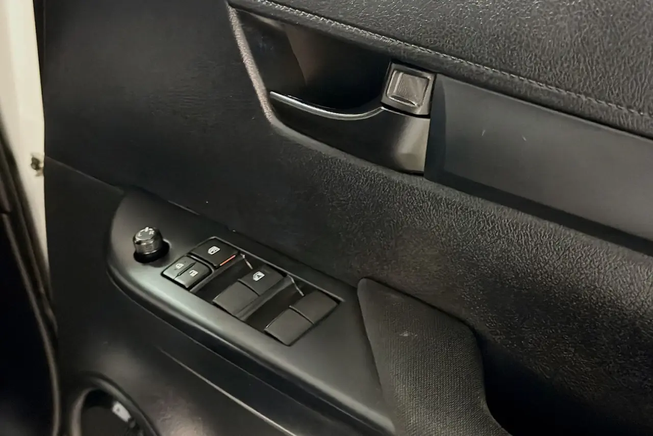 2022 Toyota Hilux Gallery Image 23