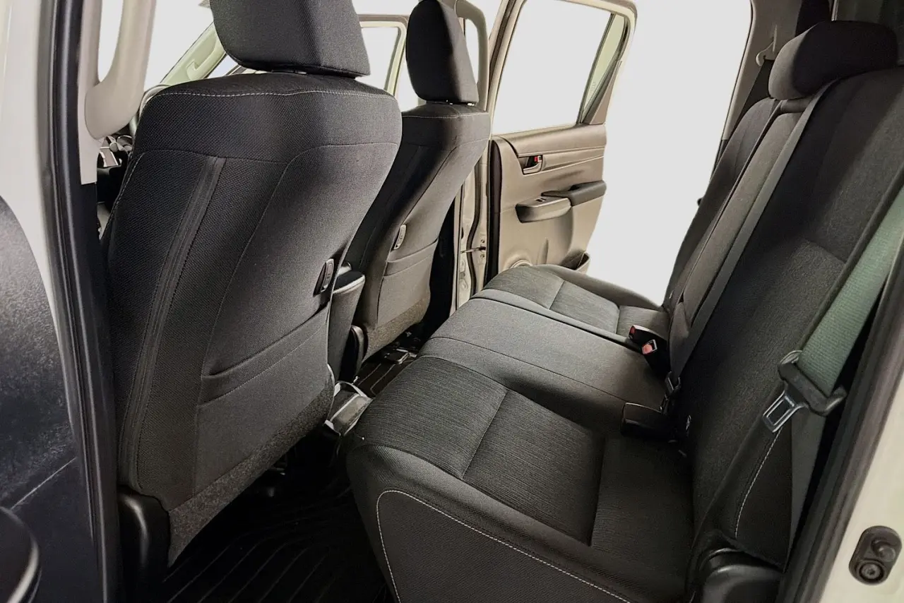 2022 Toyota Hilux Gallery Image 25