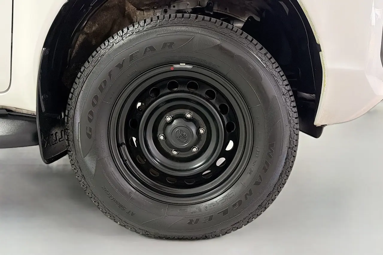 2022 Toyota Hilux Gallery Image 27