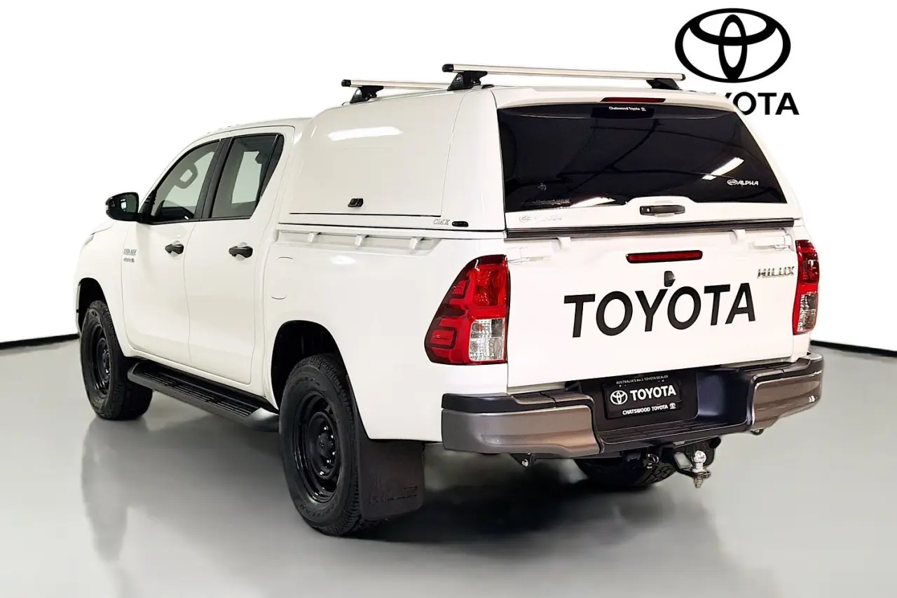 2022 Toyota Hilux Gallery Image 6