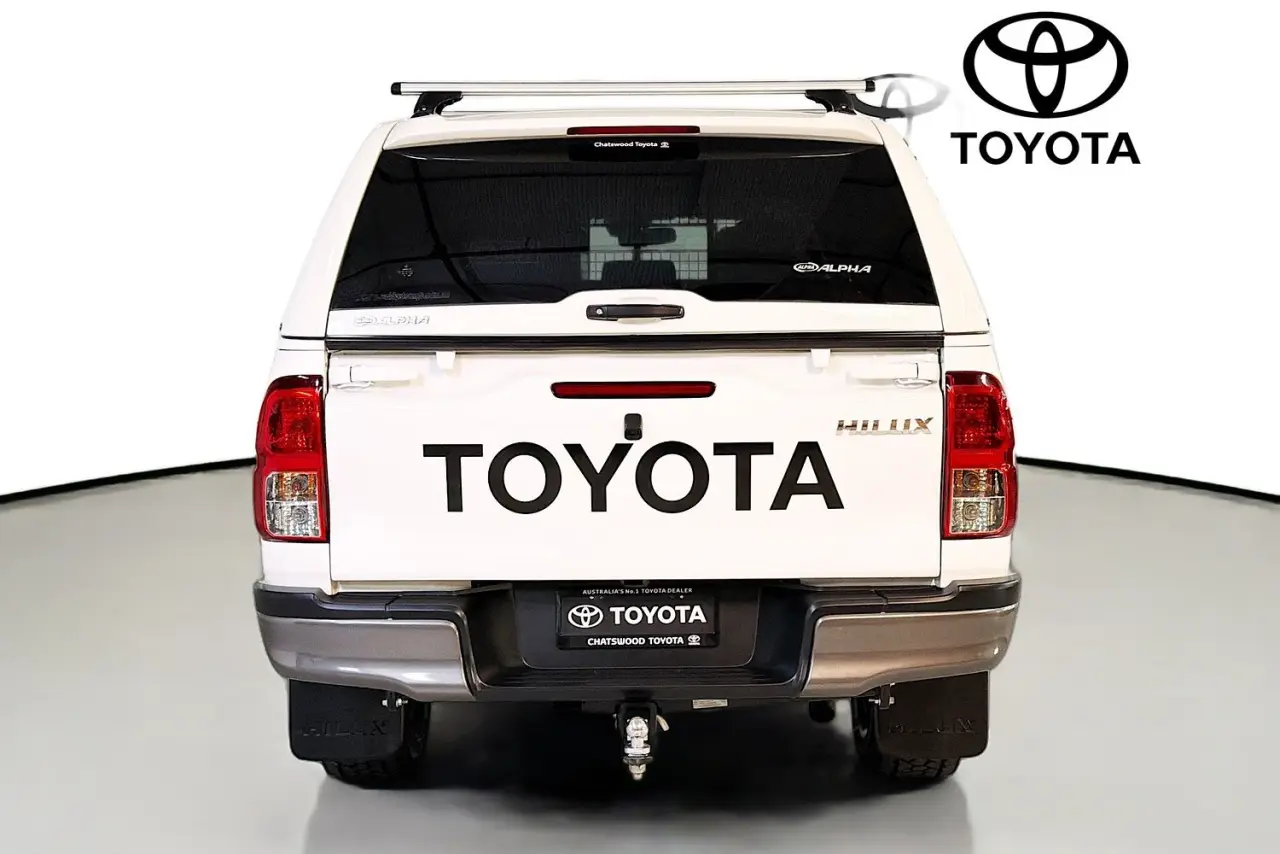 2022 Toyota Hilux Gallery Image 7
