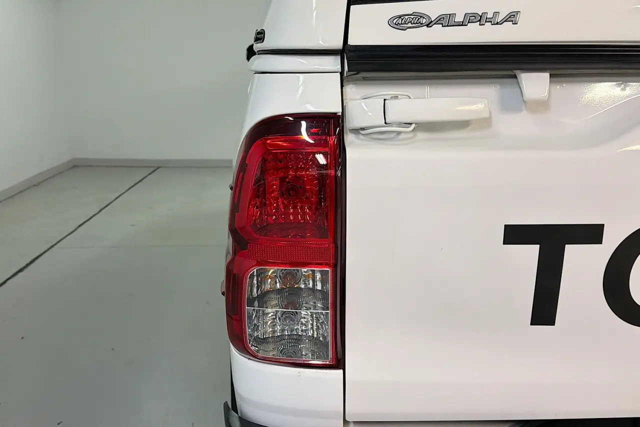 2022 Toyota Hilux Gallery Image 8