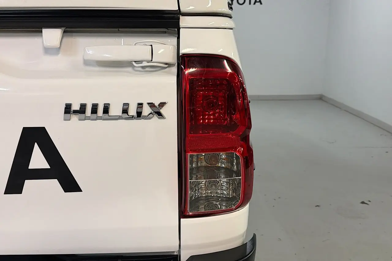 2022 Toyota Hilux Gallery Image 9