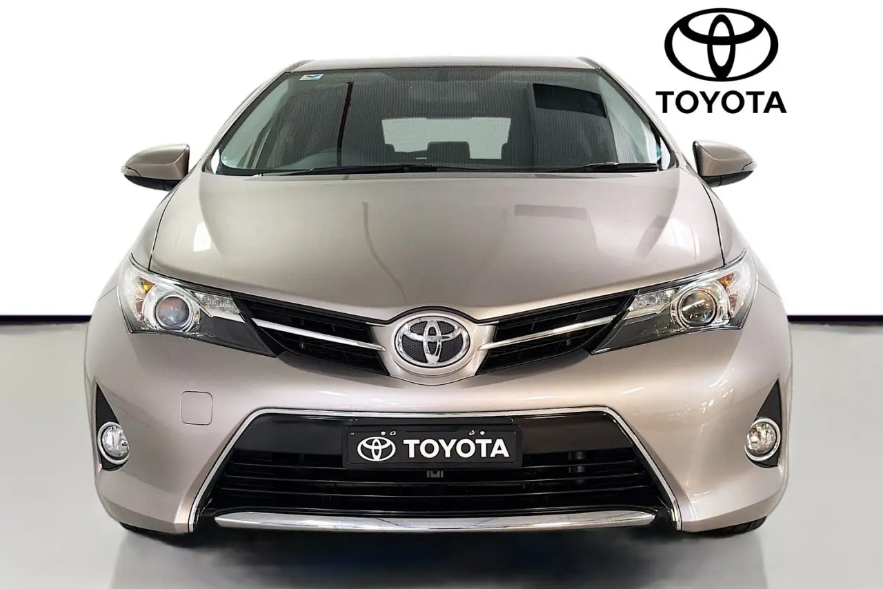 2012 Toyota Corolla Gallery Image 2