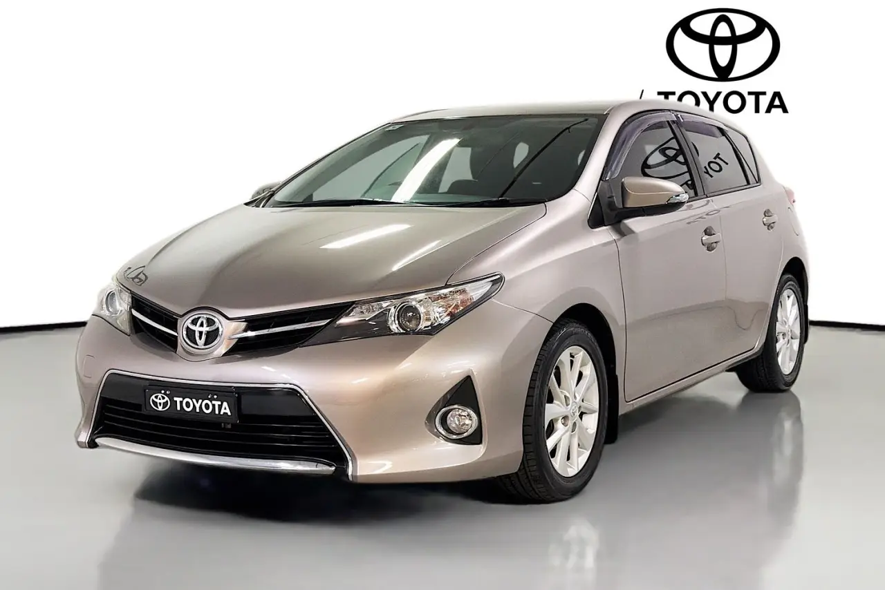 2012 Toyota Corolla Gallery Image 4