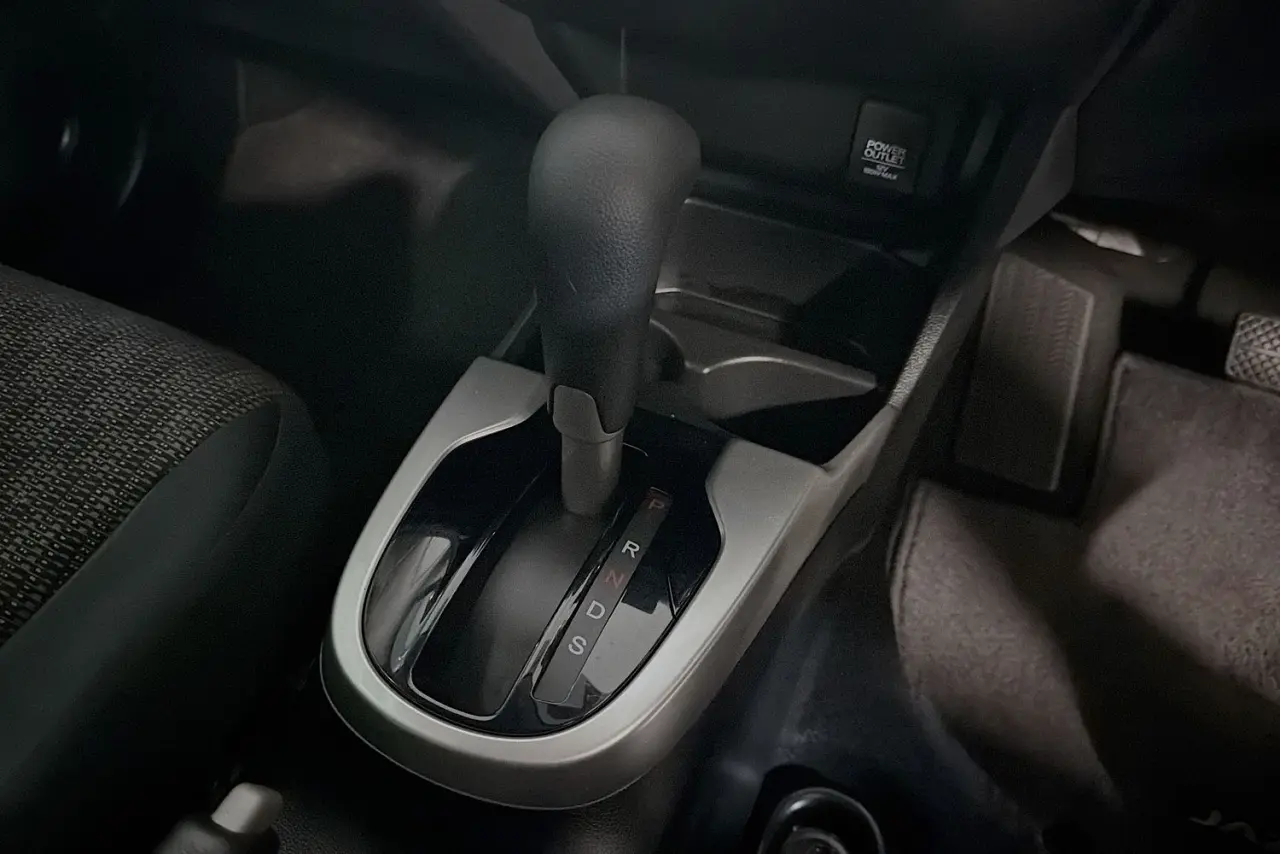 2016 Honda Jazz Gallery Image 16