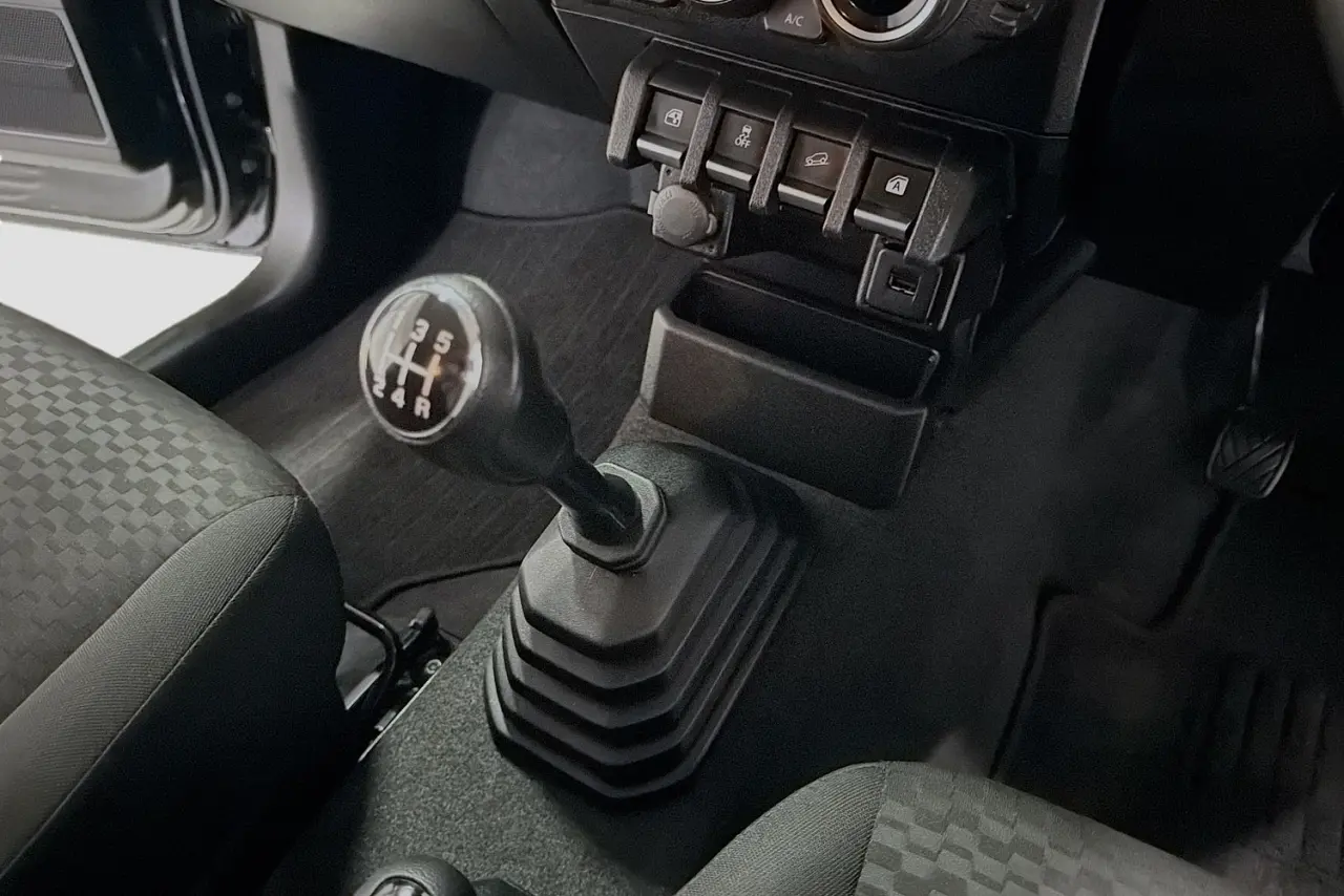 2023 Suzuki Jimny Gallery Image 18