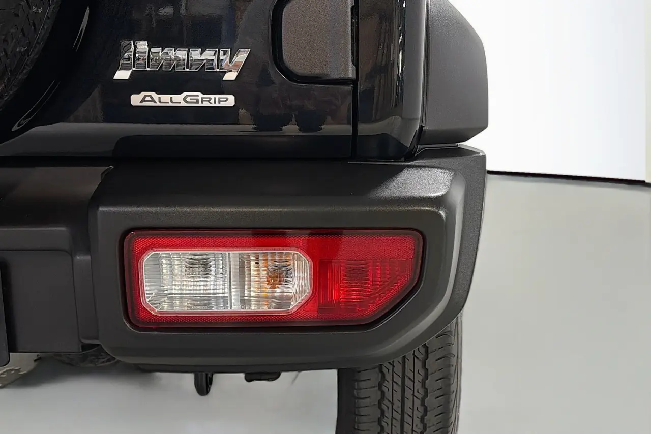 2023 Suzuki Jimny Gallery Image 9