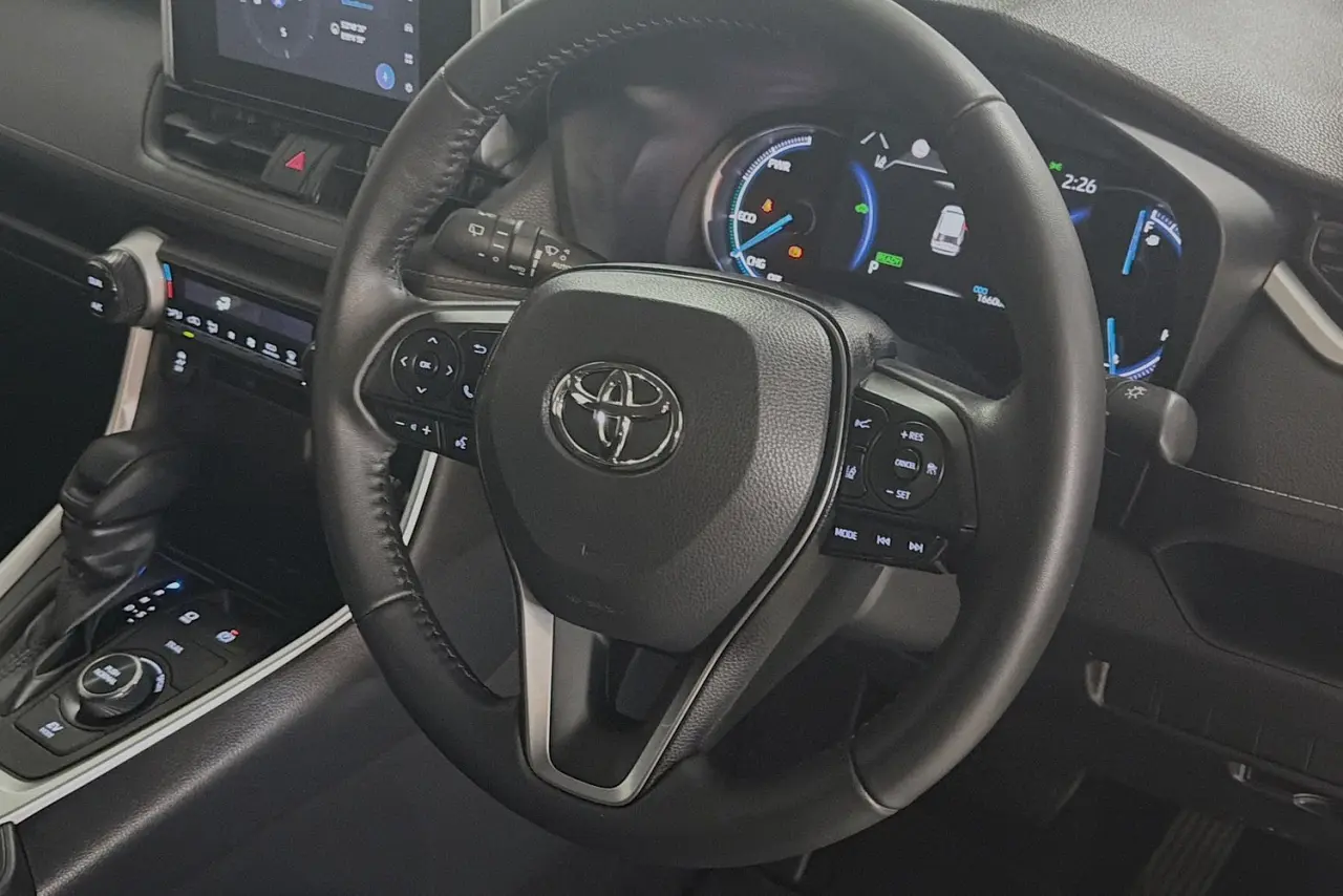 2025 Toyota RAV4 Gallery Image 13