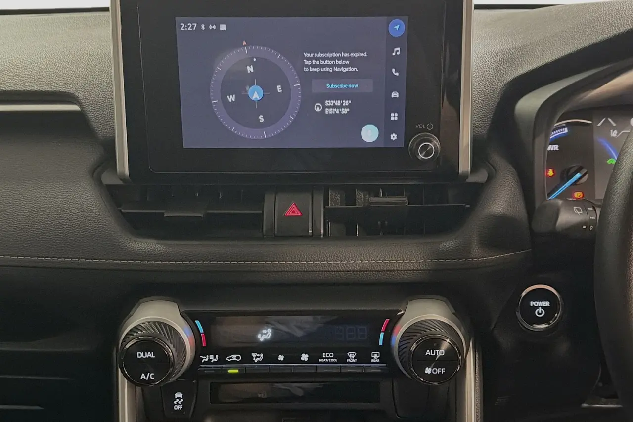 2025 Toyota RAV4 Gallery Image 14