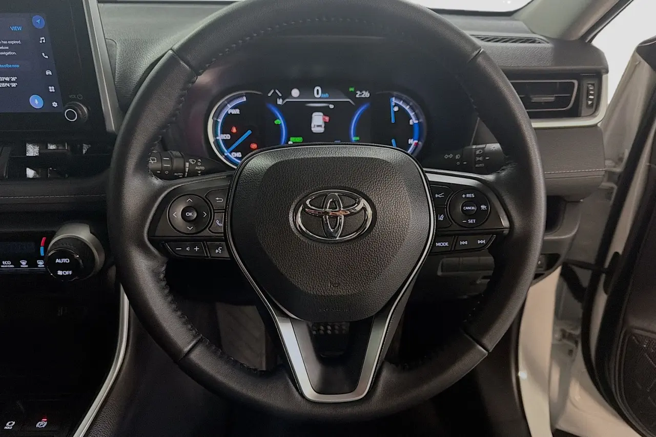 2025 Toyota RAV4 Gallery Image 19