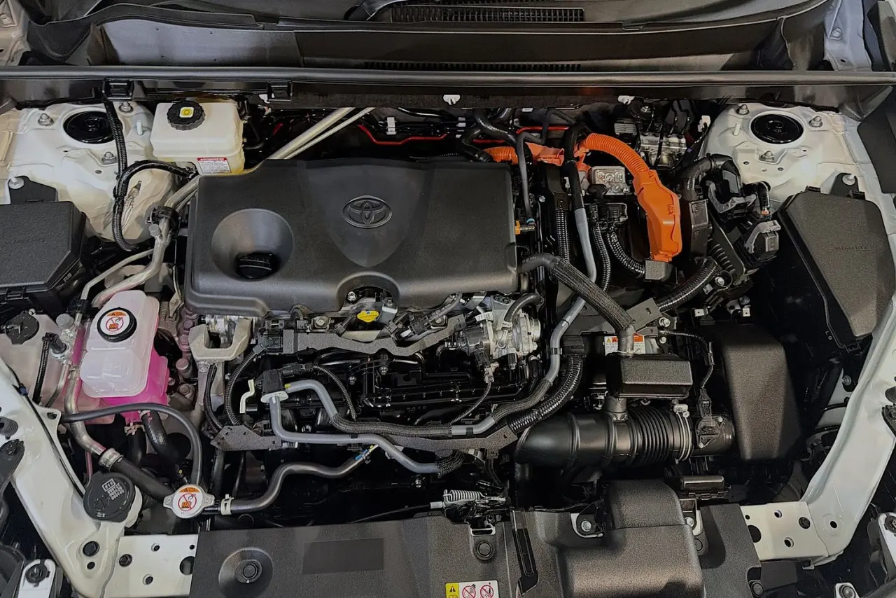 2025 Toyota RAV4 Gallery Image 27