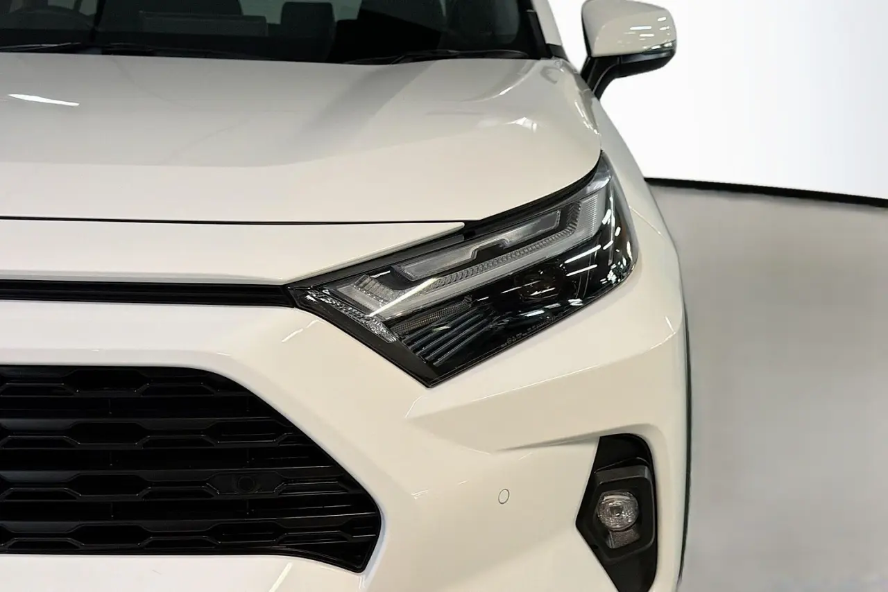 2025 Toyota RAV4 Gallery Image 3