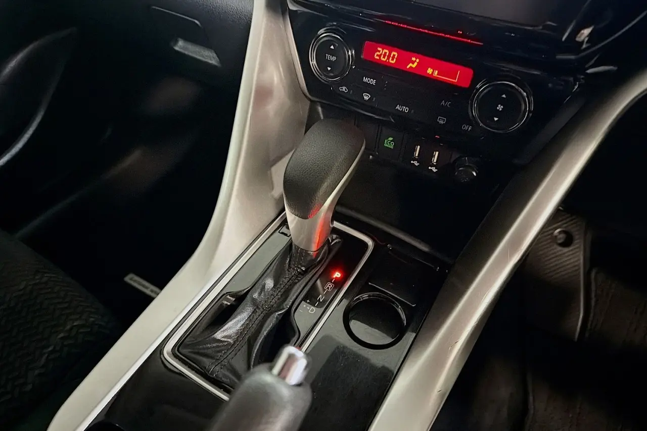 2022 Mitsubishi Eclipse Cross Gallery Image 16