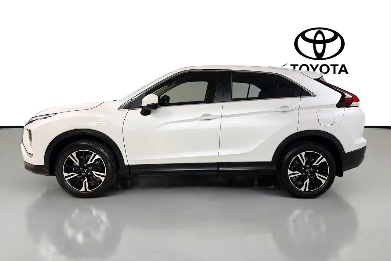 2022 Mitsubishi Eclipse Cross Gallery Image 5