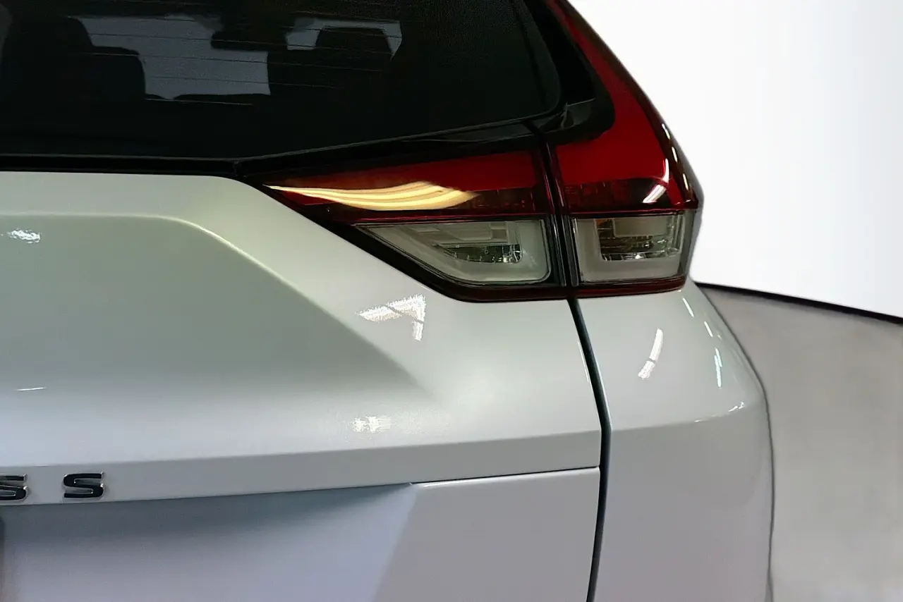 2022 Mitsubishi Eclipse Cross Gallery Image 9