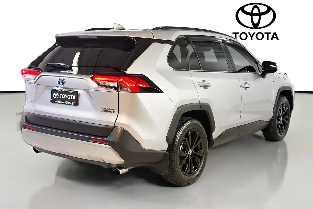 2024 Toyota RAV4 Gallery Image 10