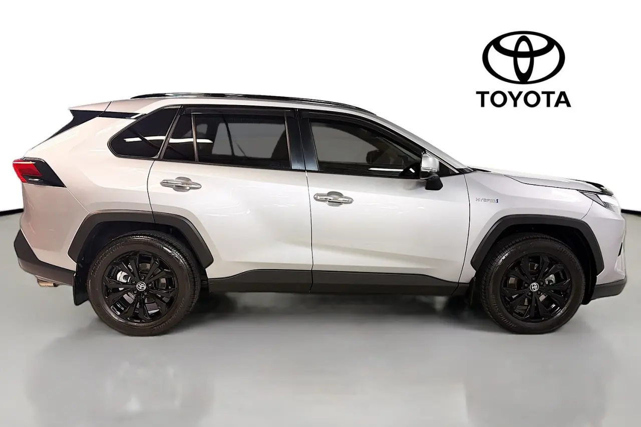 2024 Toyota RAV4 Gallery Image 11