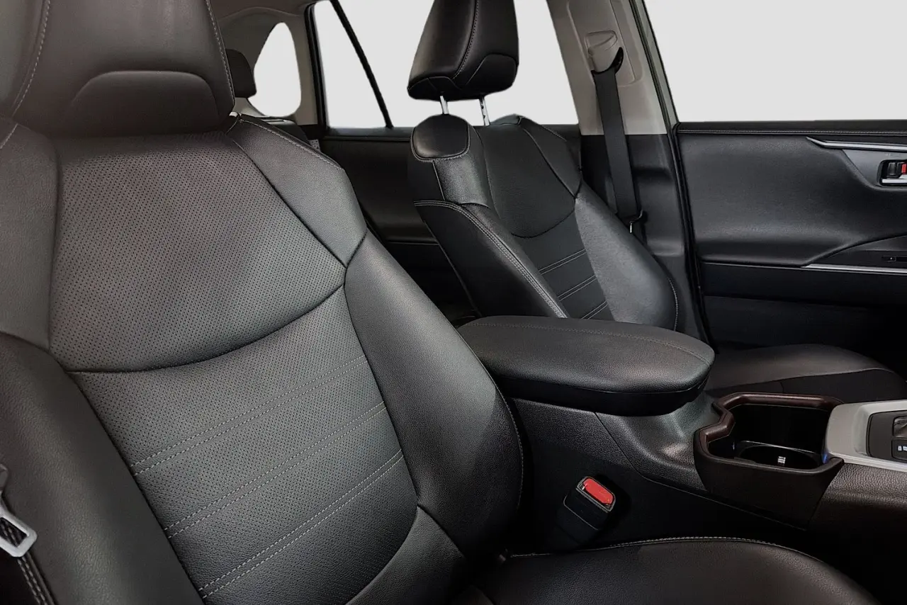 2024 Toyota RAV4 Gallery Image 13