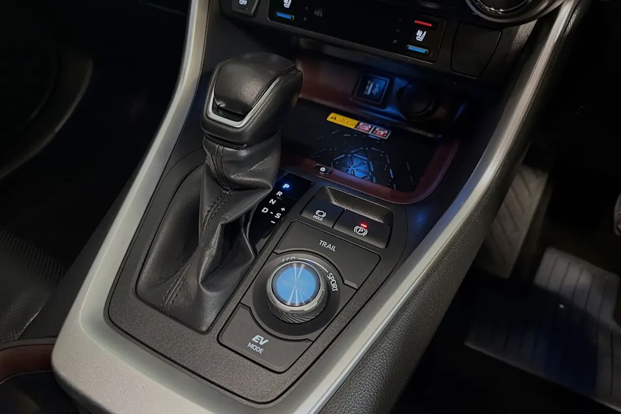 2024 Toyota RAV4 Gallery Image 18