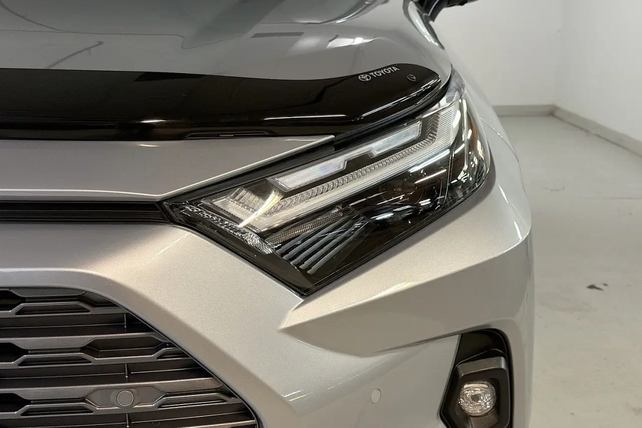 2024 Toyota RAV4 Gallery Image 3