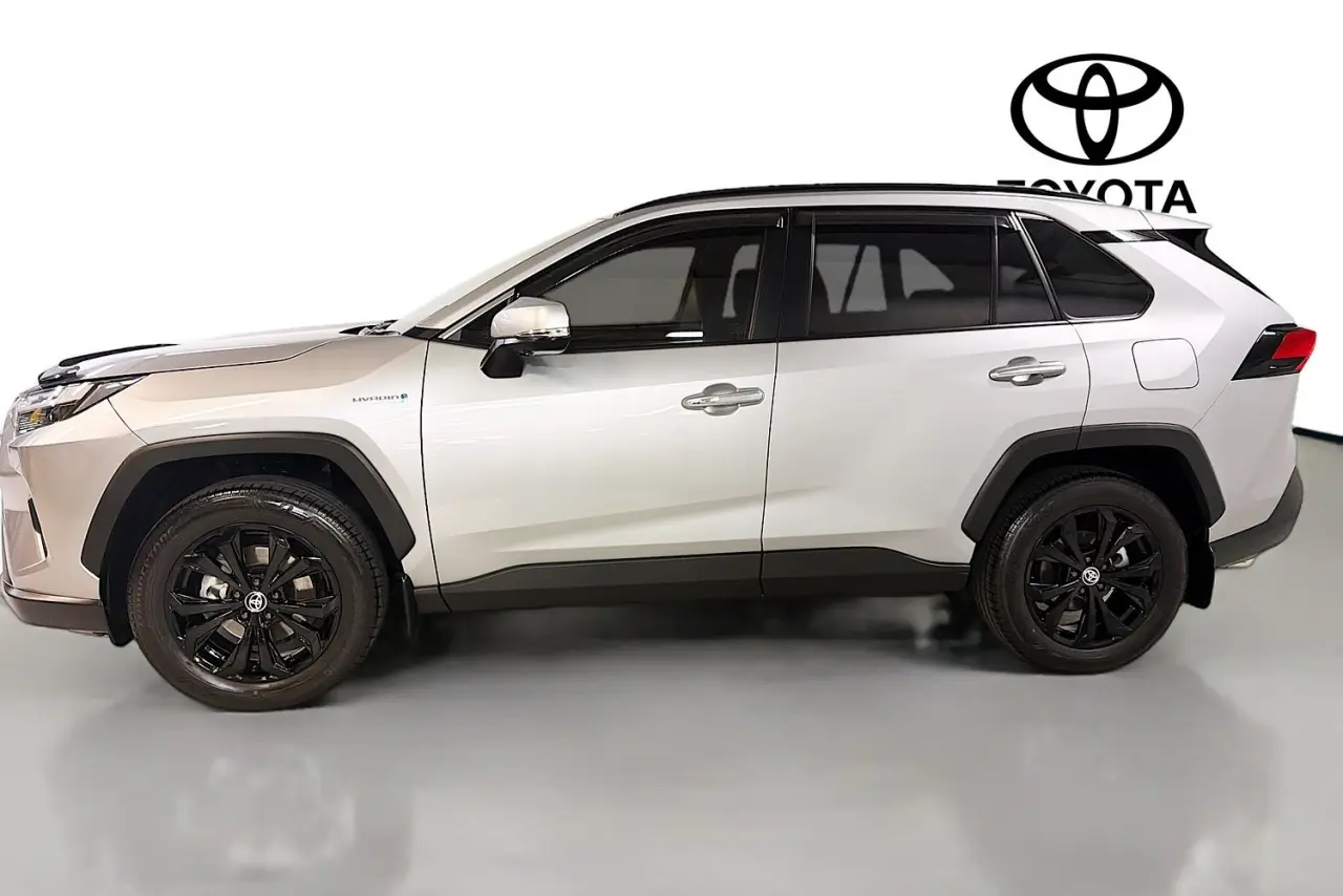 2024 Toyota RAV4 Gallery Image 5