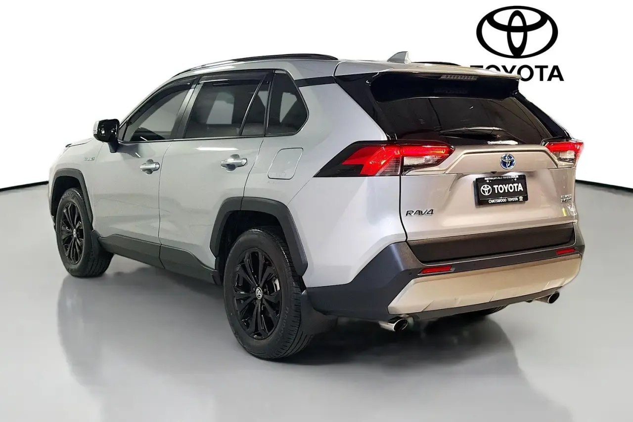 2024 Toyota RAV4 Gallery Image 6