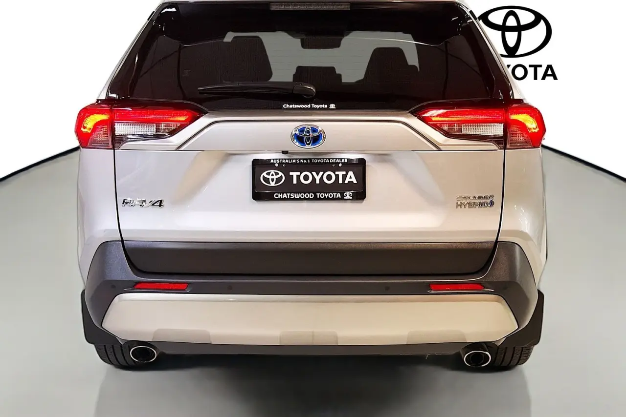 2024 Toyota RAV4 Gallery Image 7