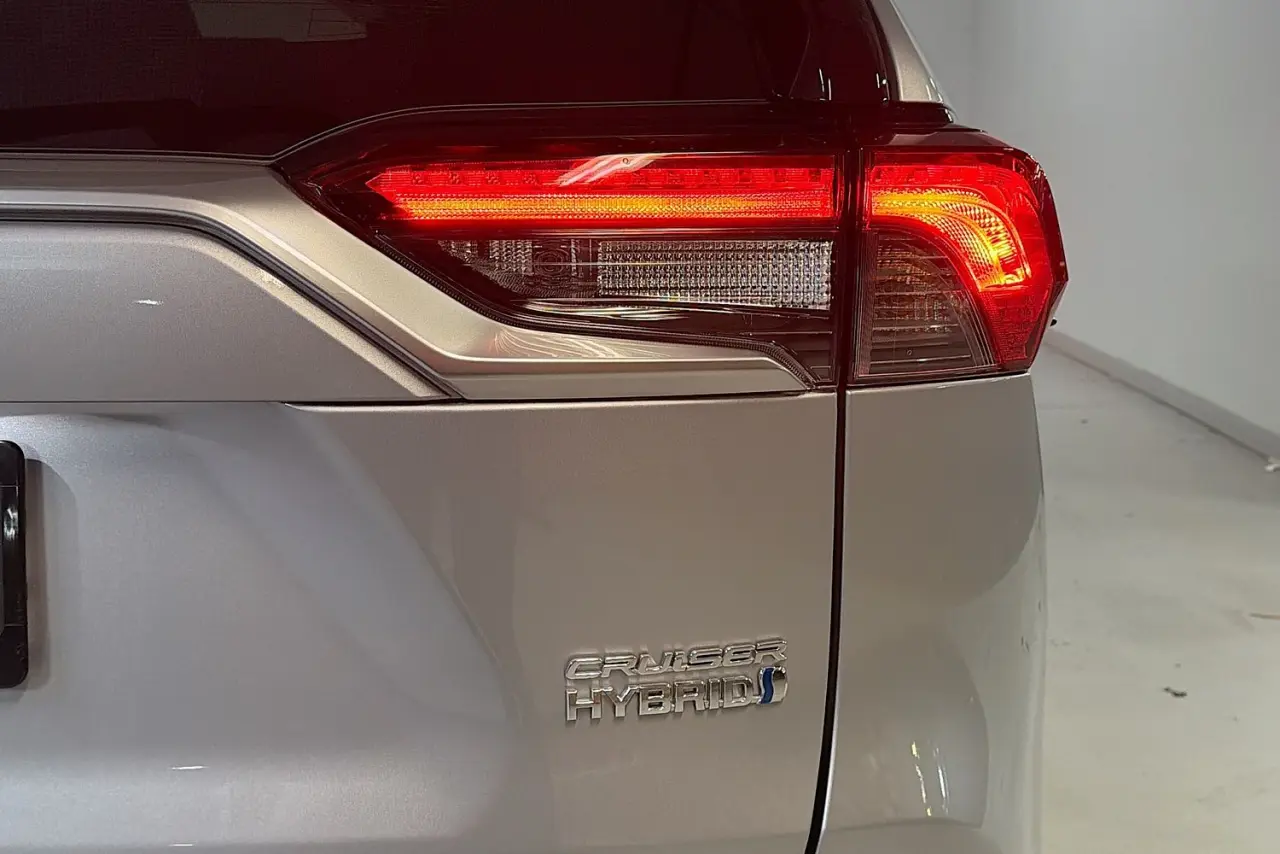 2024 Toyota RAV4 Gallery Image 9