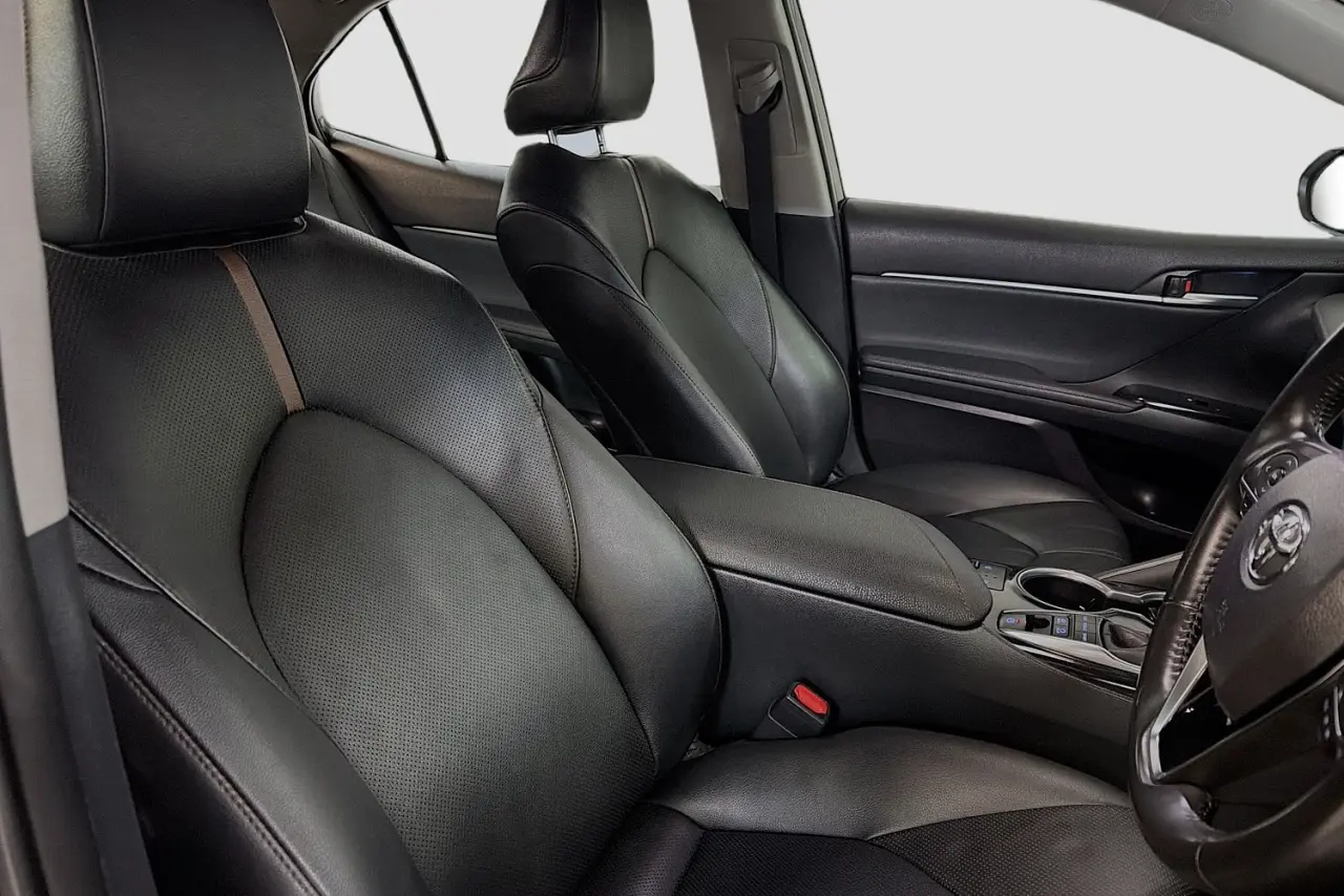 2020 Toyota Camry Gallery Image 13