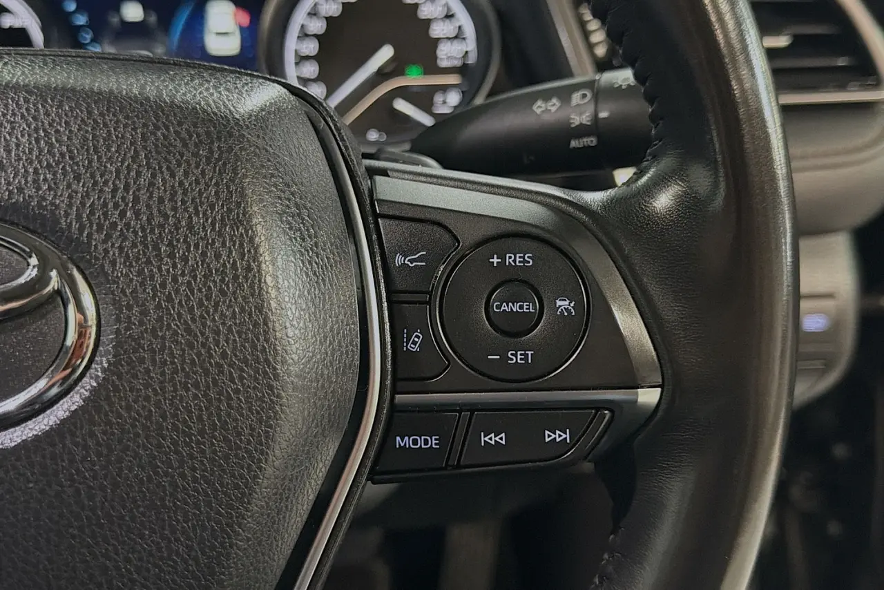 2020 Toyota Camry Gallery Image 20