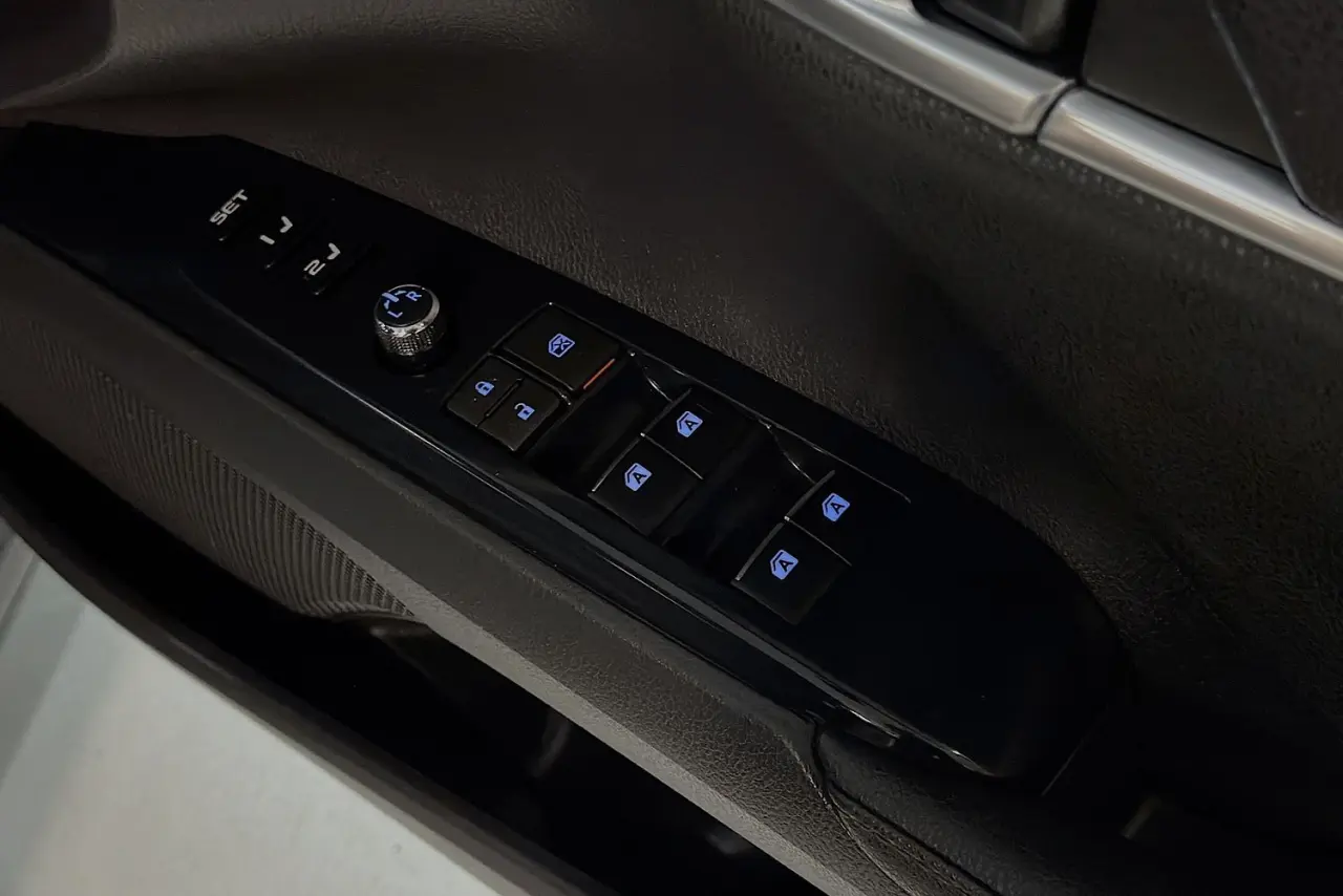 2020 Toyota Camry Gallery Image 24