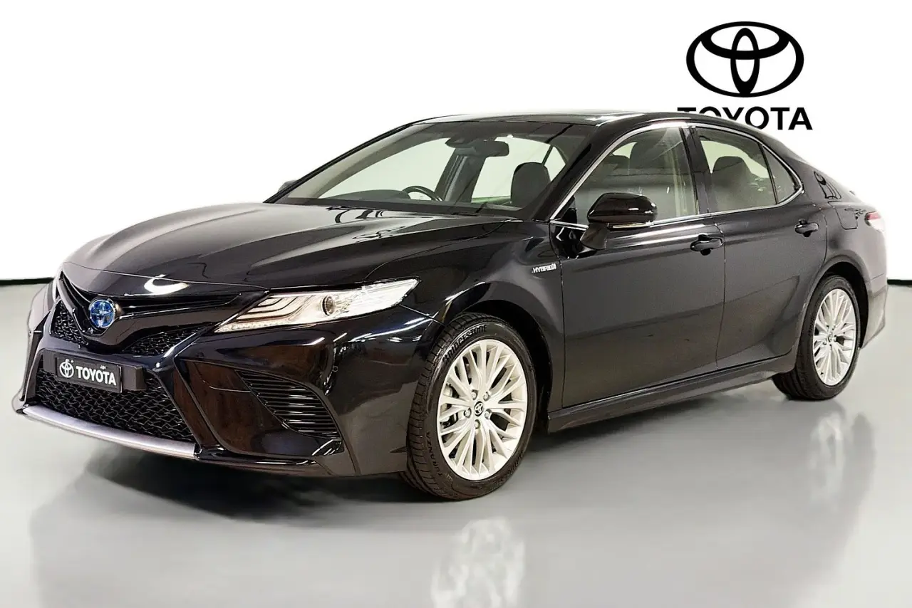 2020 Toyota Camry Gallery Image 4