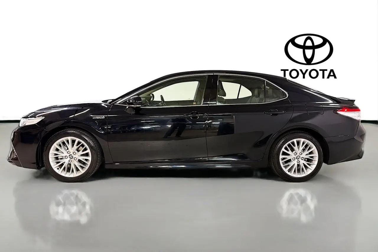 2020 Toyota Camry Gallery Image 5
