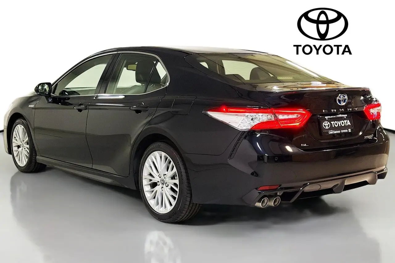 2020 Toyota Camry Gallery Image 6