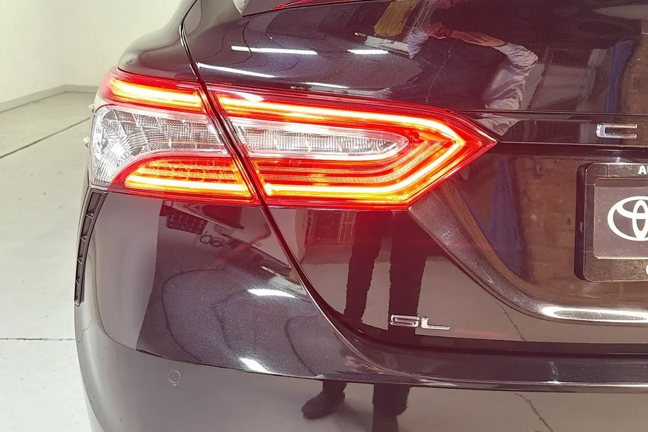 2020 Toyota Camry Gallery Image 8