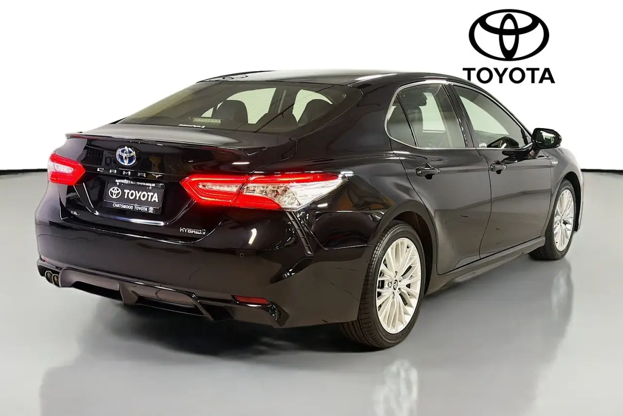 2020 Toyota Camry Gallery Image 10