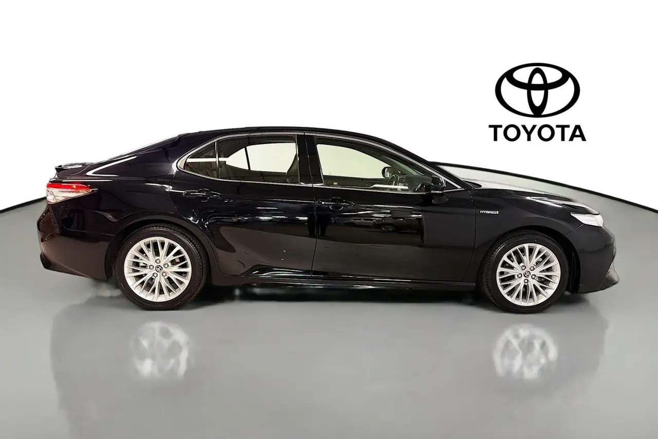 2020 Toyota Camry Gallery Image 11
