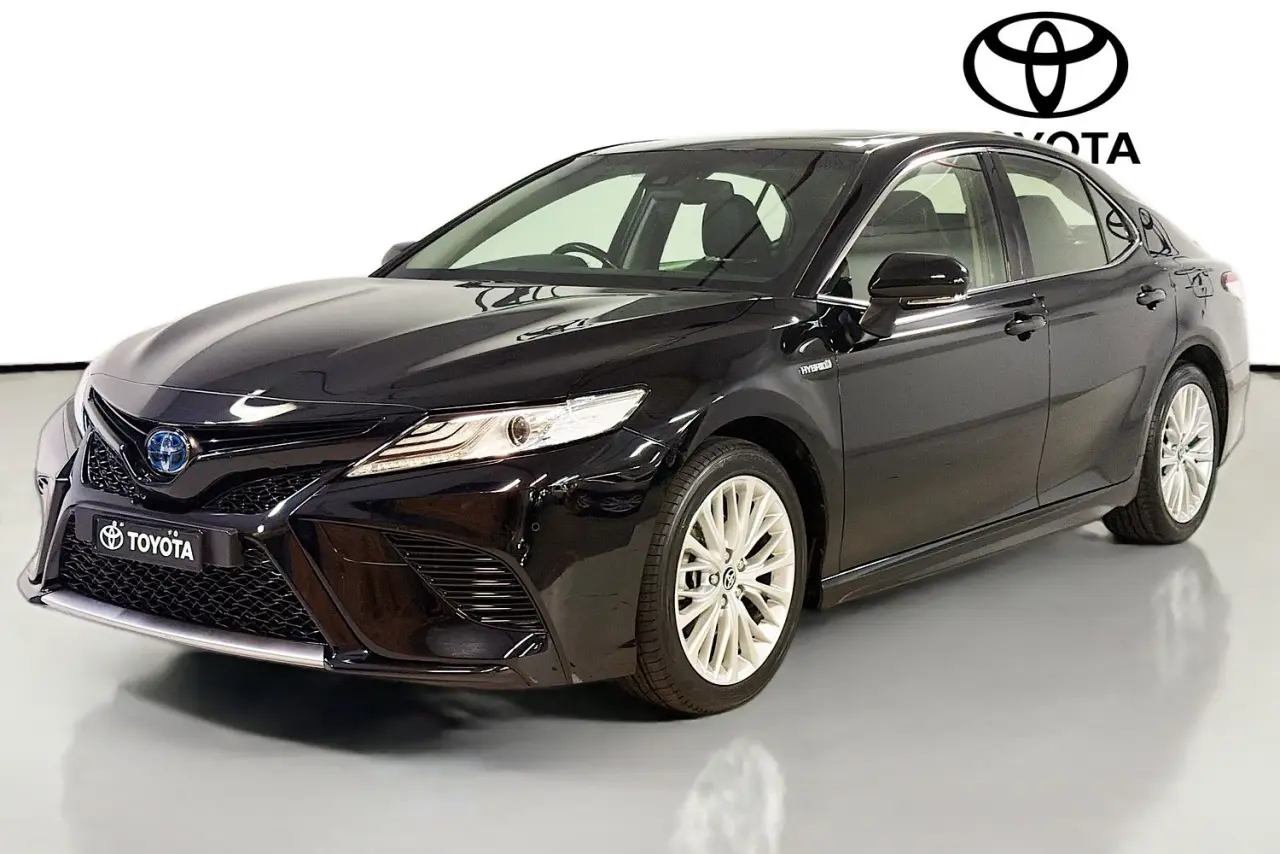 2020 Toyota Camry Gallery Image 4
